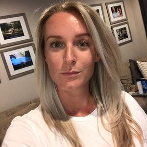 Meet your Posher, Loralee